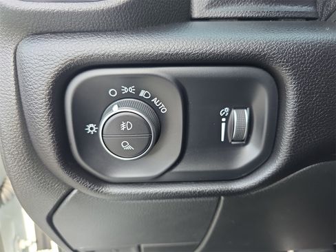 Used 2024 RAM 2500 Big Horn image 26