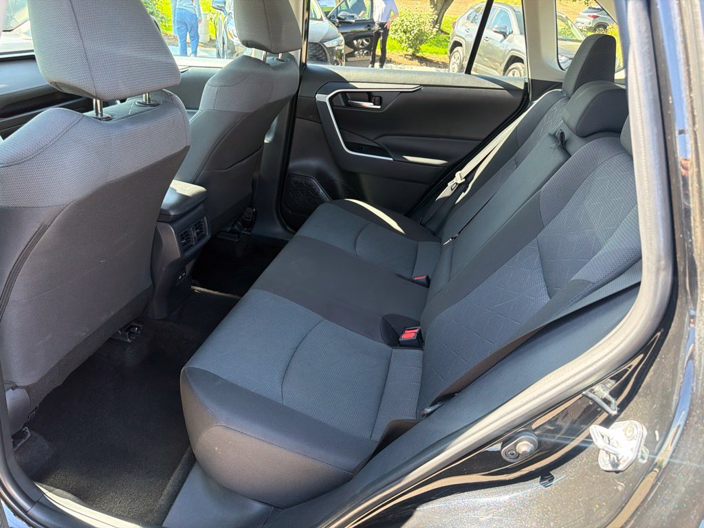 Used 2025 Toyota RAV4 XLE AWD/4WD image 20