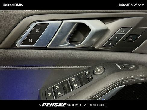 Used 2025 BMW X5 M60i w/ Executive Package image 3