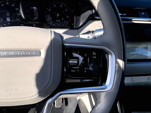 Used 2022 Land Rover Range Rover Velar R-Dynamic HSE image 22