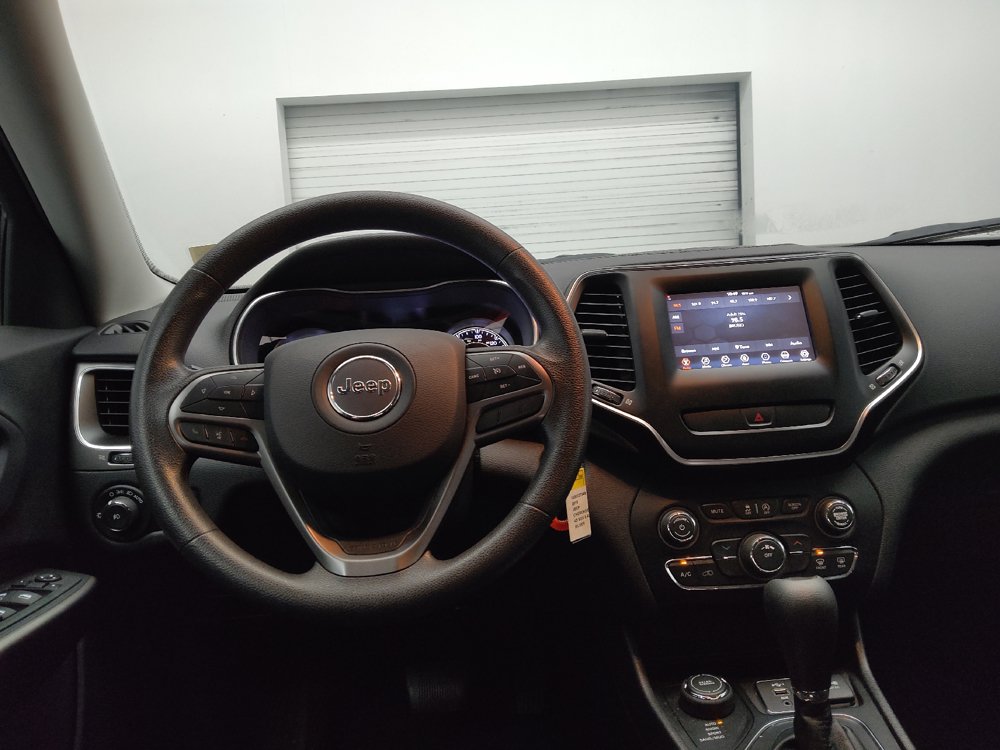 Used 2019 Jeep Cherokee Latitude w/ Popular Appearance Group AWD/4WD image 22