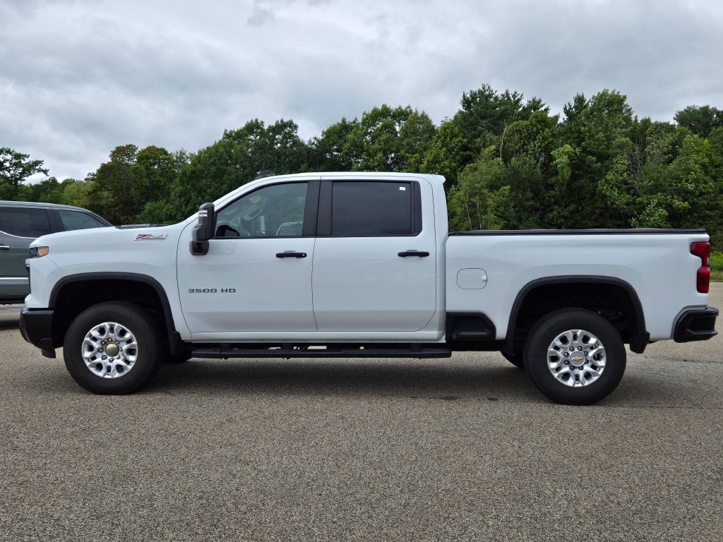 Used 2025 Chevrolet Silverado 3500 W/T AWD/4WD image 2