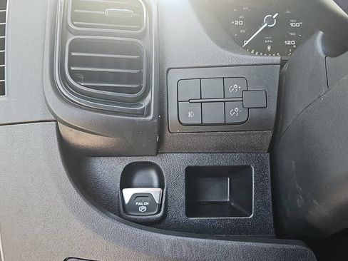 Used 2025 RAM ProMaster 2500 w/ Convenience Group FWD image 24