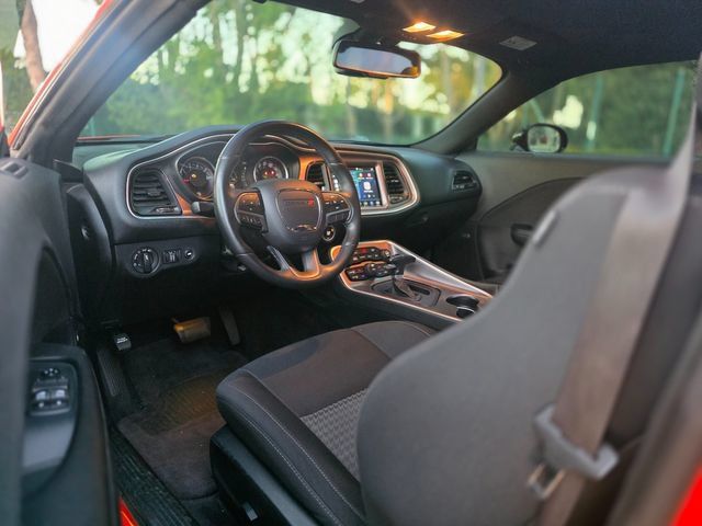 Used 2016 Dodge Challenger SXT w/ Driver Convenience Group RWD image 35