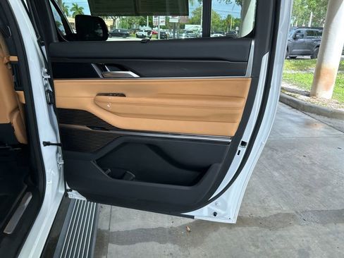 Used 2025 Jeep Grand Wagoneer L Series III w/ Rear Seat Video Group 1 AWD/4WD image 50