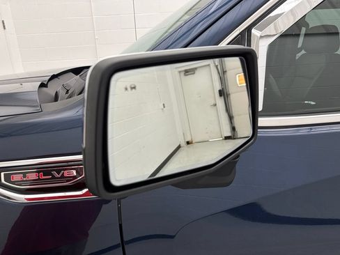 Used 2022 GMC Sierra 1500 Denali w/ Technology Package AWD/4WD image 11