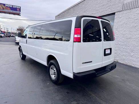 Used 2022 Chevrolet Express 3500 LS image 3