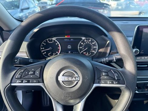 Used 2023 Nissan Altima 2.5 SV AWD/4WD image 6