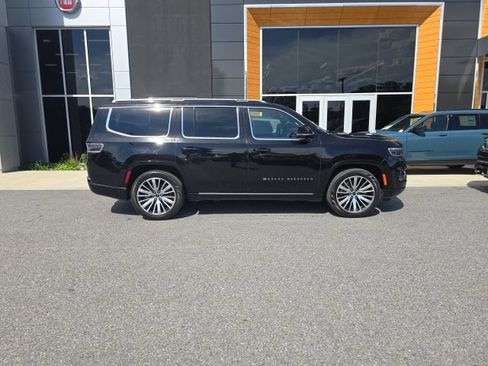 Certified 2025 Jeep Grand Wagoneer 4WD w/ 8-Passenger Seating Package image 8