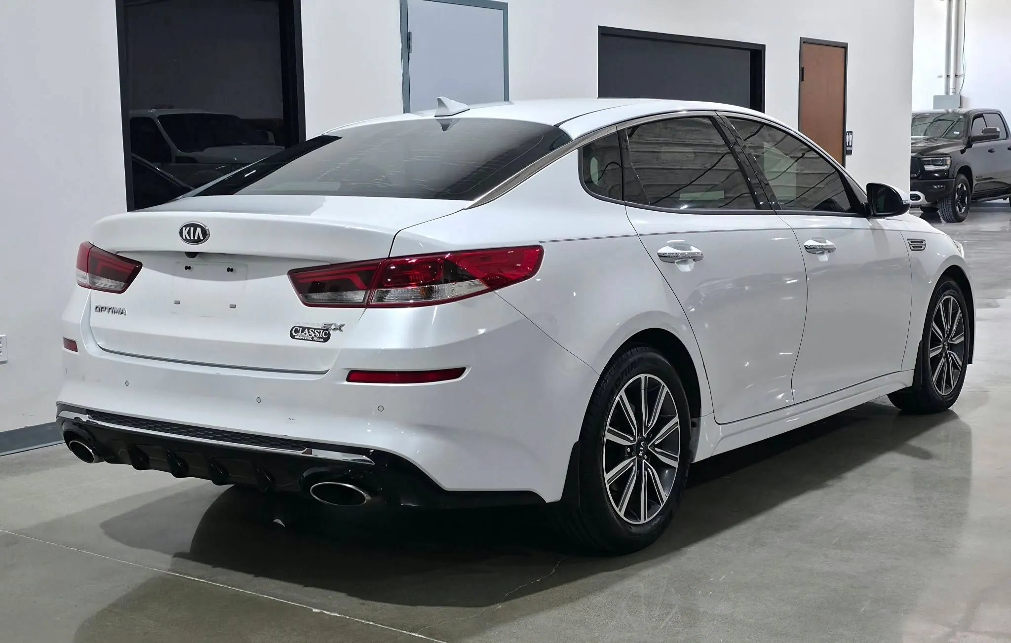 Used 2019 Kia Optima EX FWD image 3