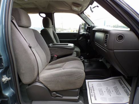 Used 2006 Chevrolet Silverado 2500 W/T image 12