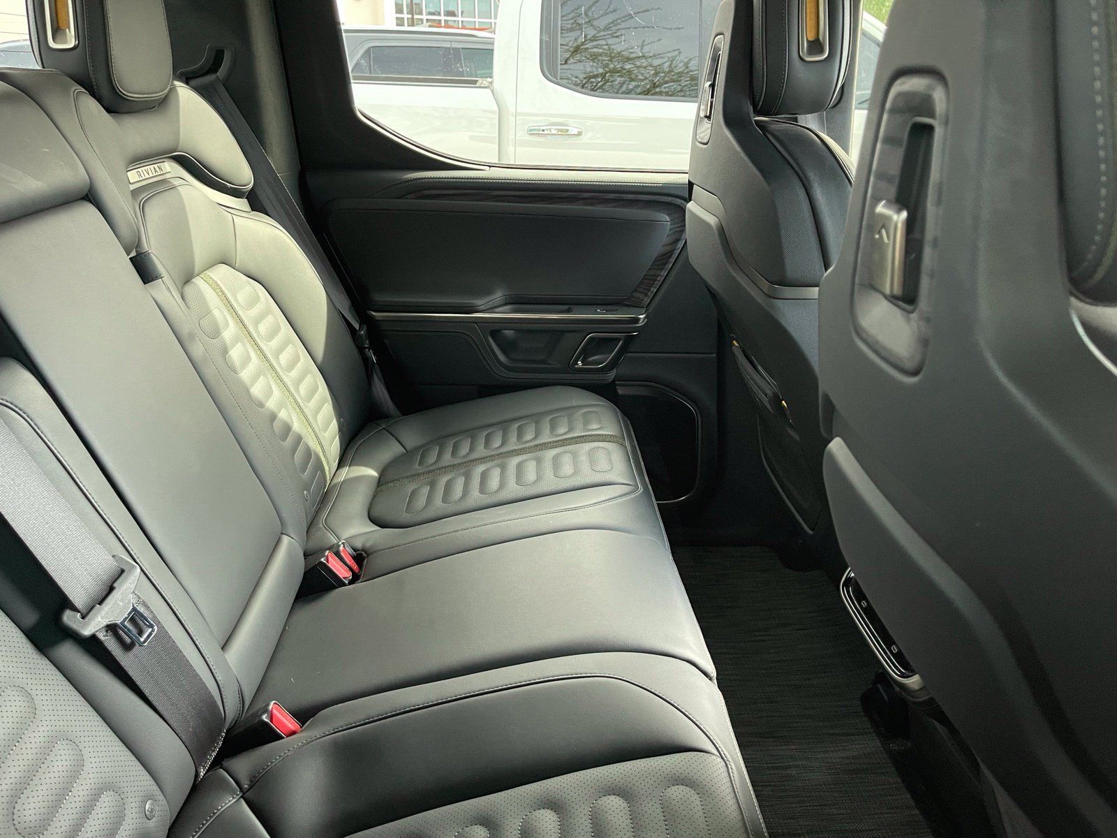 Used 2022 Rivian R1T Launch Edition AWD/4WD image 7