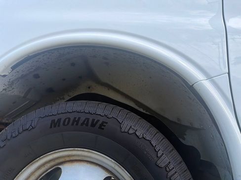 Used 2015 Chevrolet Express 4500 RWD image 13