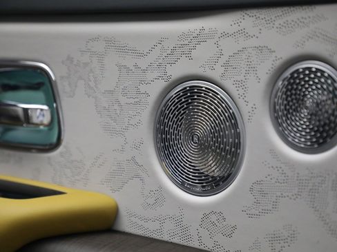 Certified 2025 Rolls-Royce Cullinan image 24