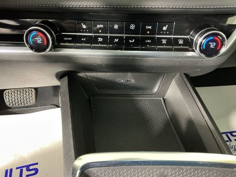 Used 2025 Chevrolet Equinox LT w/ Convenience Package II image 21