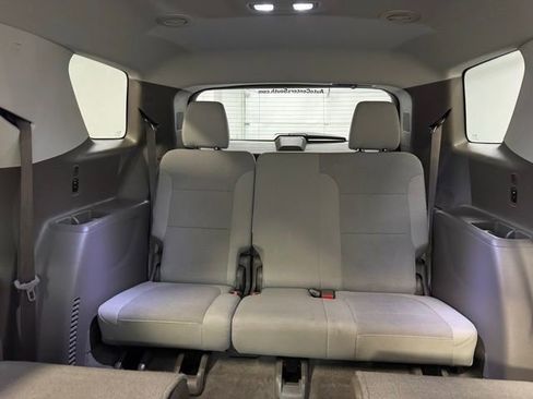 Used 2020 Chevrolet Traverse LT image 32