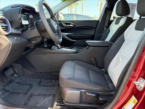 Certified 2025 Chevrolet Trax LS FWD image 6