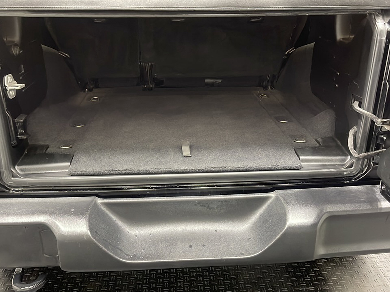 Used 2018 Jeep Wrangler Unlimited Sport S AWD/4WD image 18
