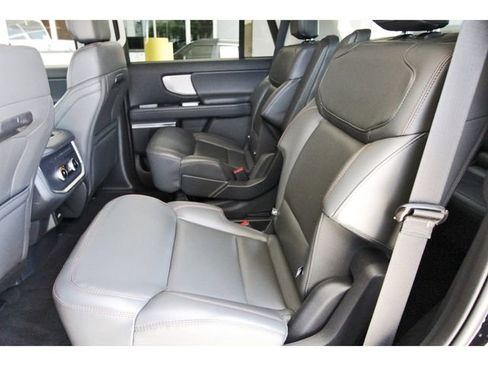 Used 2025 Ford Expedition Active AWD/4WD image 13