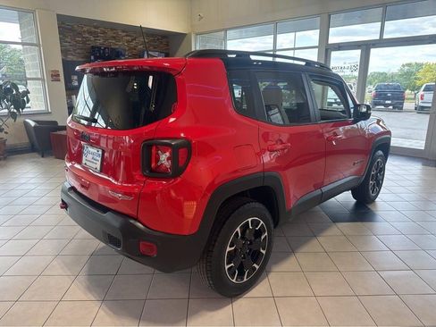 Used 2023 Jeep Renegade Trailhawk w/ Trailhawk Elite Group AWD/4WD image 15