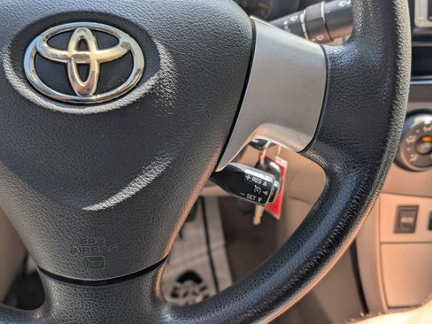 Used 2011 Toyota Corolla LE image 29