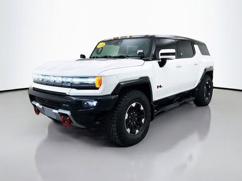 Used 2024 GMC Hummer EV 2X w/ Extreme Off-Road Package image 4