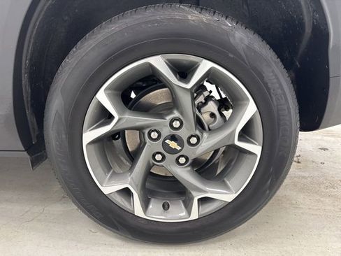 Used 2024 Chevrolet Trax LT FWD image 34