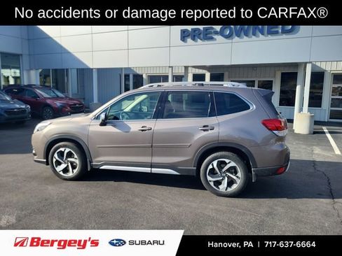 Used 2022 Subaru Forester Touring image 2