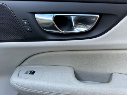 Used 2022 Volvo V60 T5 Cross Country w/ Advanced Package image 22