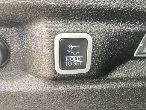 Used 2023 Jeep Grand Cherokee L Laredo AWD/4WD image 31