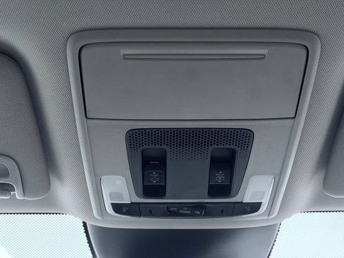 Used 2025 Honda Pilot Touring image 49