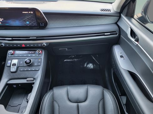 Used 2024 Hyundai Palisade Limited image 12