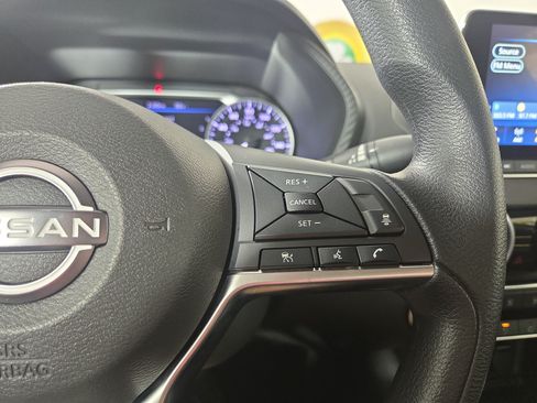 Used 2024 Nissan Sentra SV FWD image 17