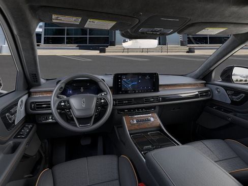 New 2025 Lincoln Aviator Black Label image 9