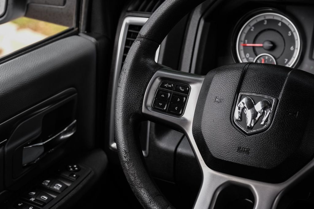Used 2022 RAM 1500 Classic SLT RWD image 13