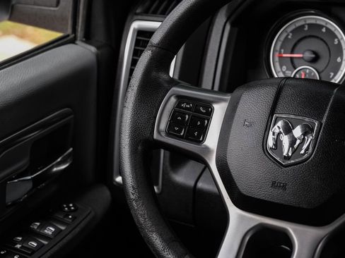 Used 2022 RAM 1500 Classic SLT RWD image 13