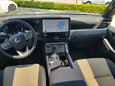 Certified 2026 Lexus GX 550 AWD/4WD image 18