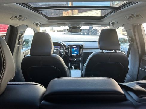 Certified 2025 Volvo XC40 B5 Plus image 14