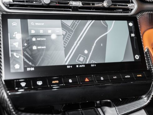 Used 2025 Aston Martin Vanquish image 11