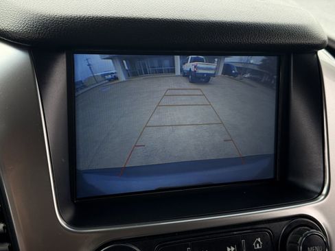 Used 2020 Chevrolet Suburban LT image 19