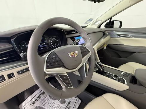 New 2025 Cadillac XT5 Premium Luxury w/ Technology Package image 11