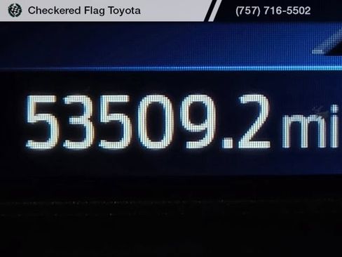 Used 2021 Ford Explorer XLT RWD image 25