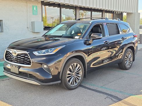 Used 2020 Toyota Highlander Platinum AWD/4WD image 3