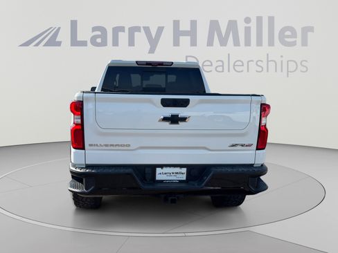 Used 2022 Chevrolet Silverado 1500 ZR2 w/ Technology Package AWD/4WD image 4