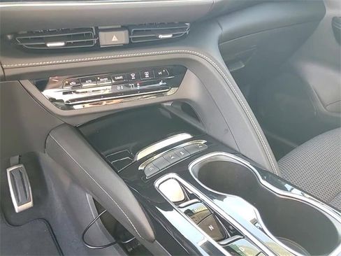 Used 2022 Buick Envision Preferred image 18