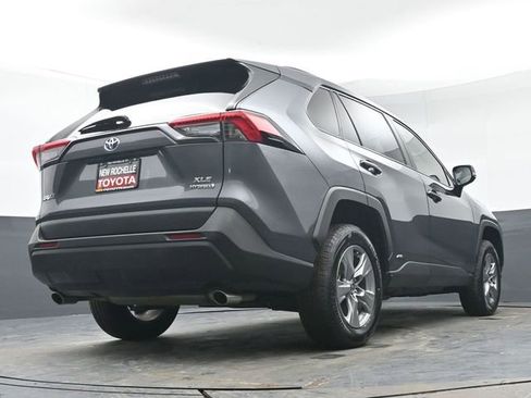 Used 2022 Toyota RAV4 XLE image 34