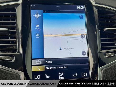 Used 2017 Volvo XC90 T6 Momentum w/ Vision Package image 13