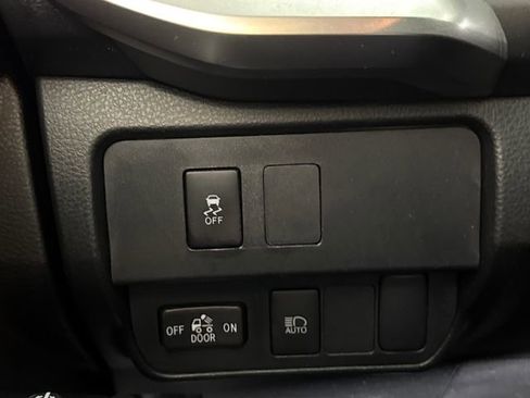 Certified 2023 Toyota Tacoma SR5 AWD/4WD image 36
