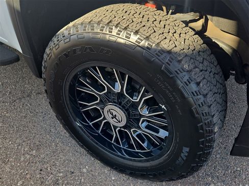 Used 2025 GMC Sierra 2500 AT4 w/ AT4 Premium Plus Package image 19