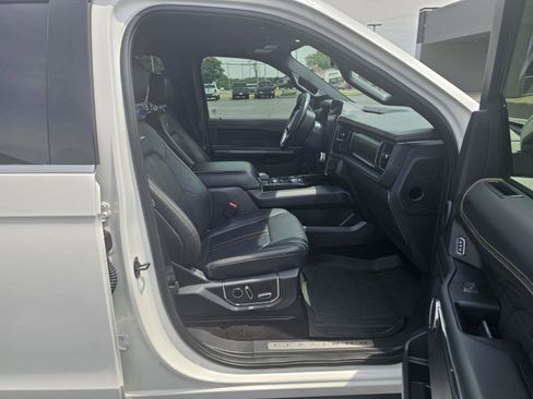 Used 2022 Ford Expedition Platinum image 13